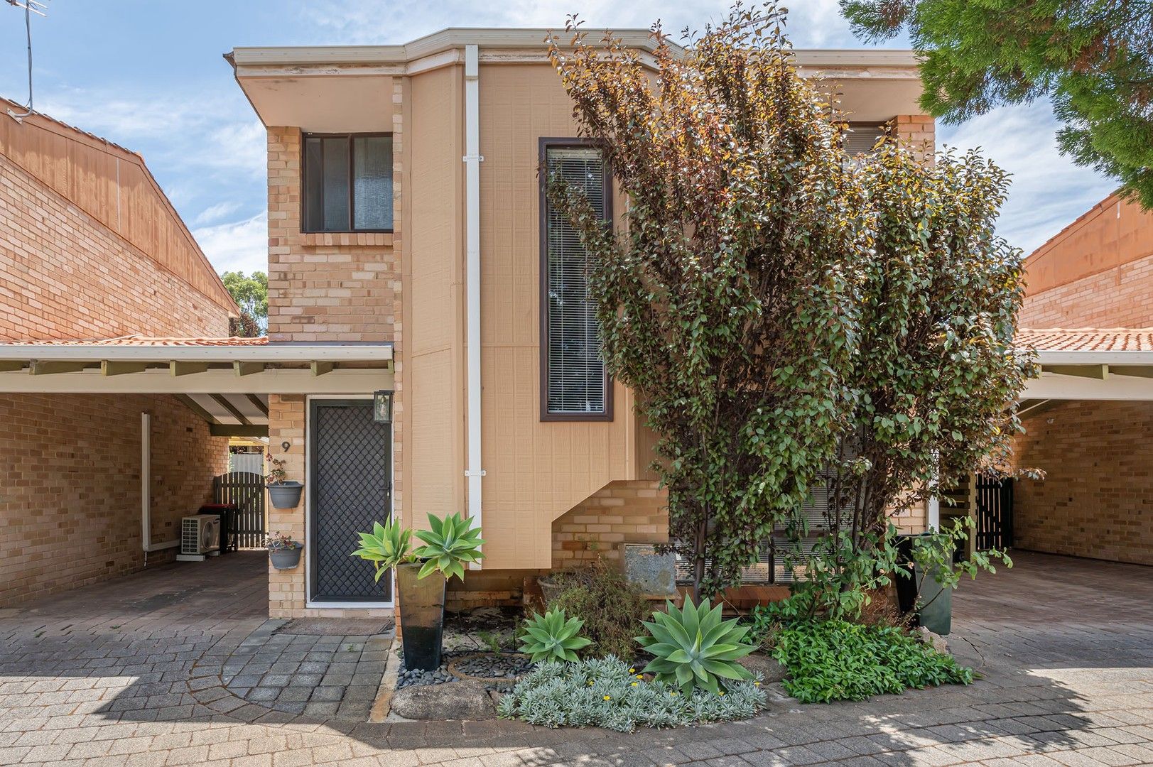 3 bedrooms Townhouse in 9/23 Thurlow Avenue YOKINE WA, 6060