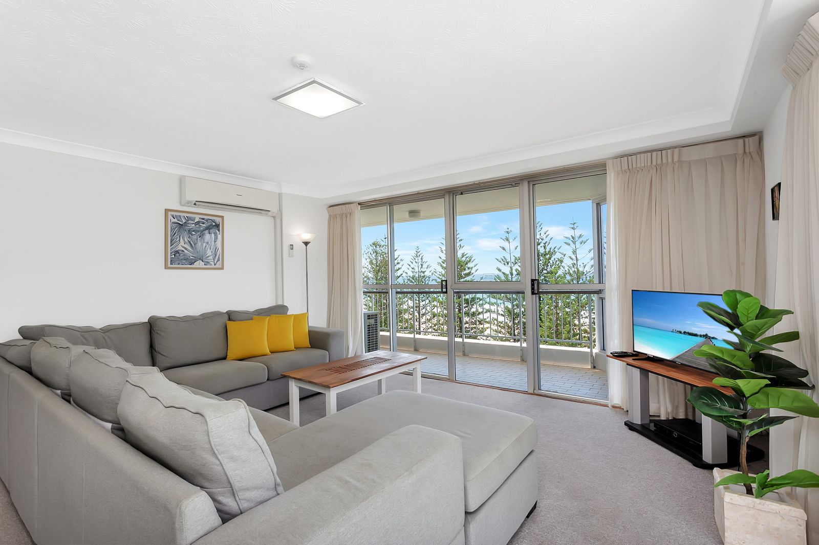 18/170 The Esplanade, Burleigh Heads QLD 4220, Image 2