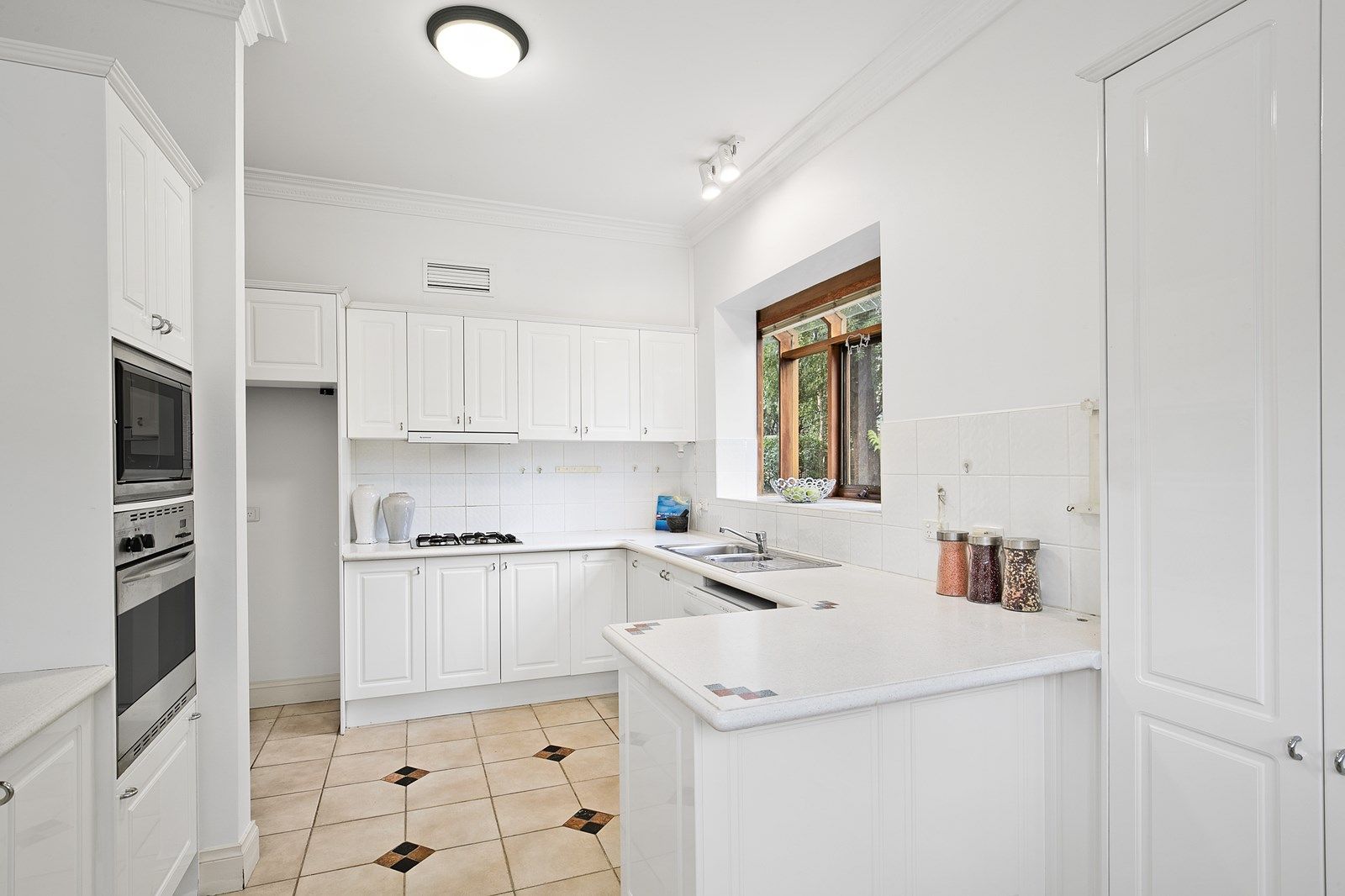 1/12 Stanley Street, St Ives NSW 2075, Image 2