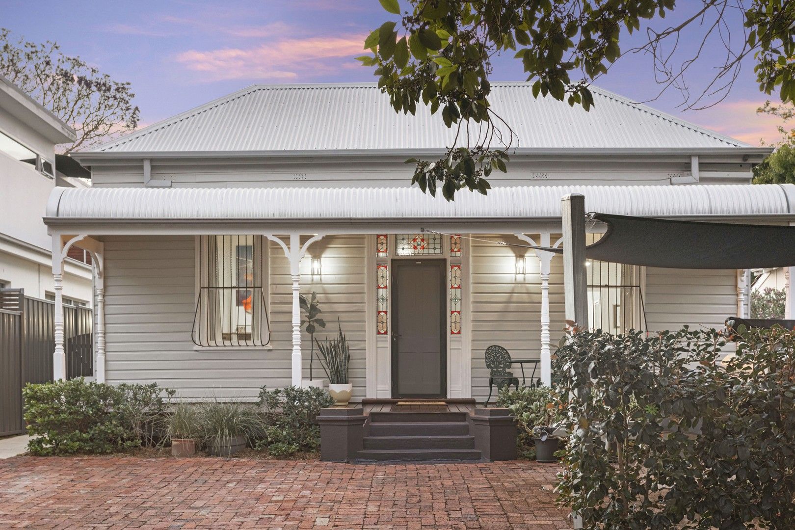 4 bedrooms House in 9 Commercial Road SHENTON PARK WA, 6008