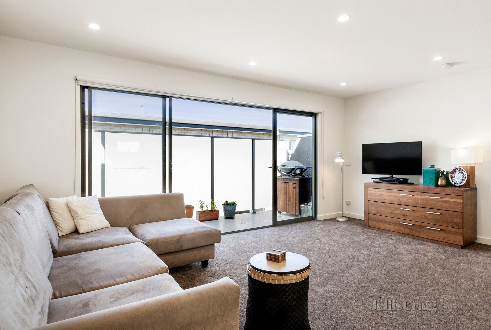 2 bedrooms Apartment / Unit / Flat in 13/41 Dover Street FLEMINGTON VIC, 3031