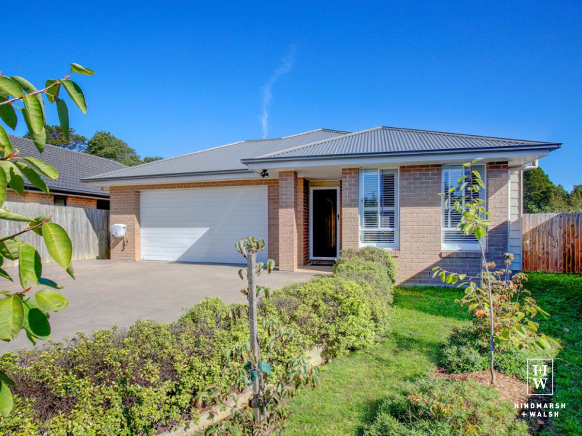 4 bedrooms House in 22 Lapwing Place MOSS VALE NSW, 2577