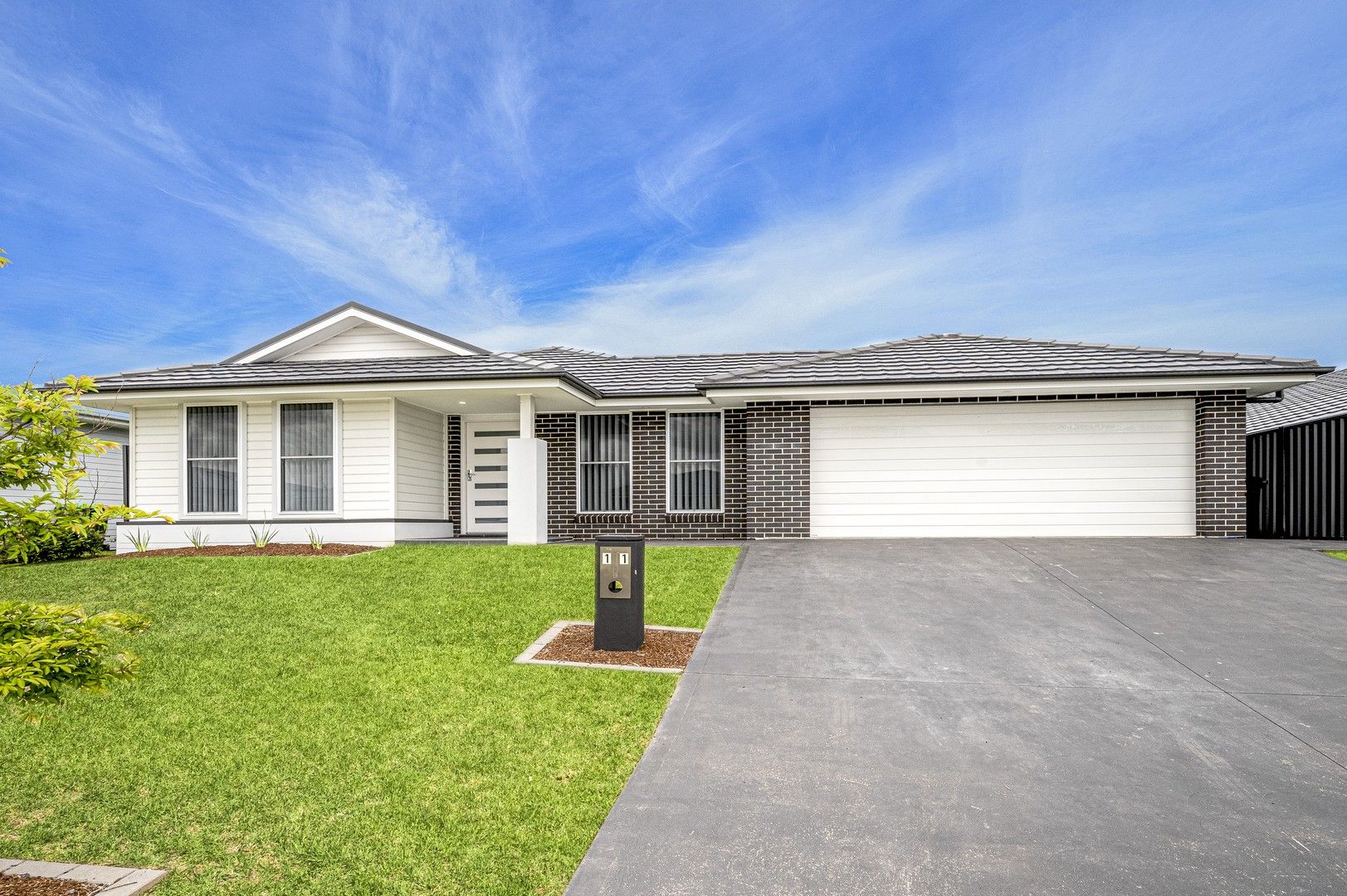 11 Roy Crescent, Thirlmere NSW 2572, Image 0