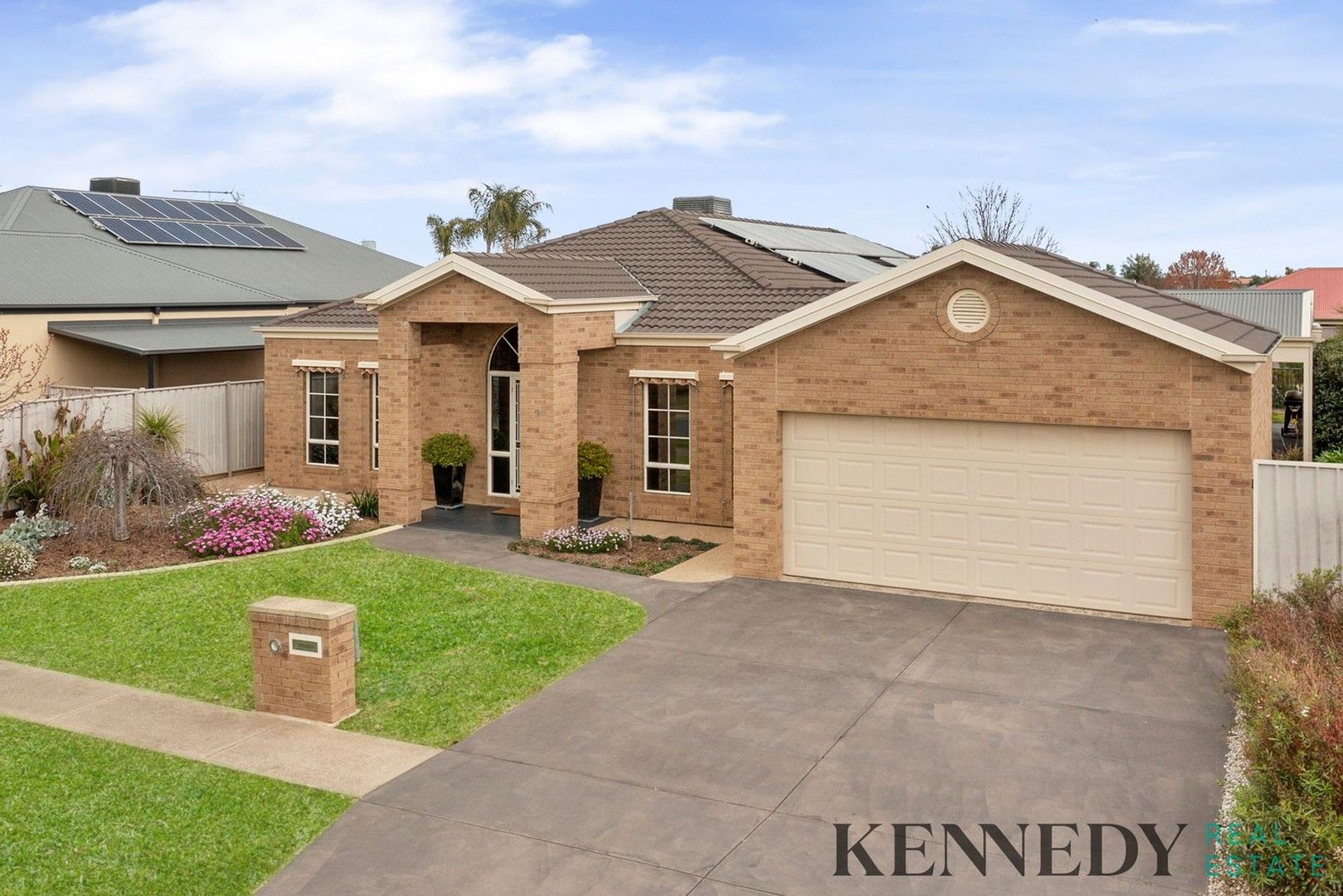 4 bedrooms House in 9 Anchorage Way YARRAWONGA VIC, 3730