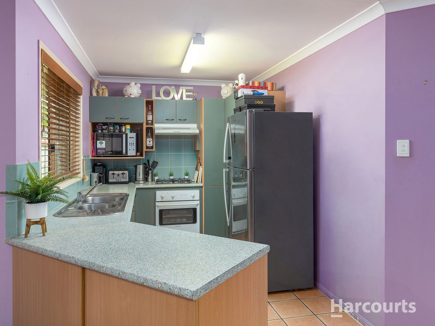 8 Glenview Court, Underwood QLD 4119, Image 2