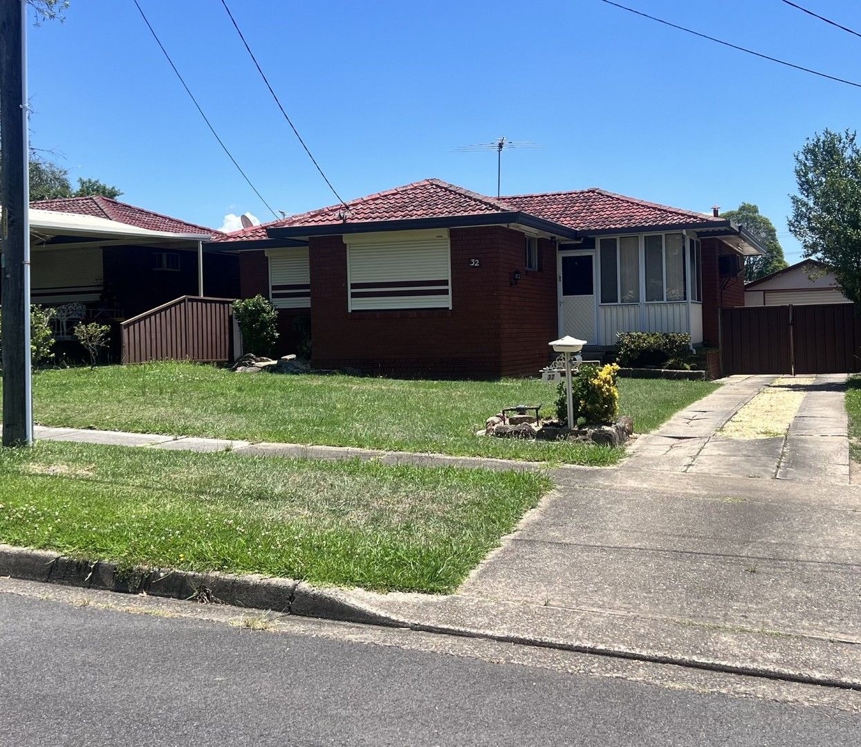 3 bedrooms House in 32 Rudolf Road SEVEN HILLS NSW, 2147