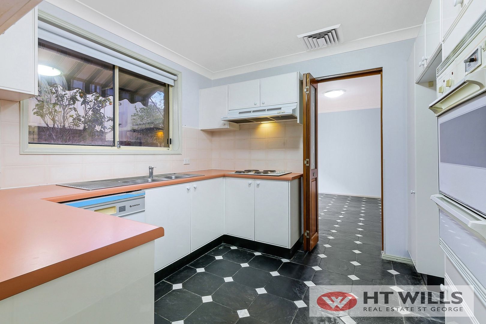 2/114 George Street, South Hurstville NSW 2221, Image 2