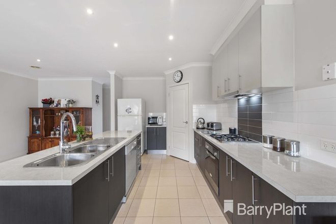 Picture of 3/28 Scarborough Crescent, HARKNESS VIC 3337