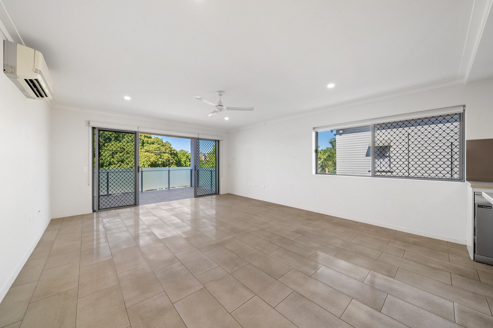 2 bedrooms Apartment / Unit / Flat in 201/5 Orleigh Street WEST END QLD, 4101