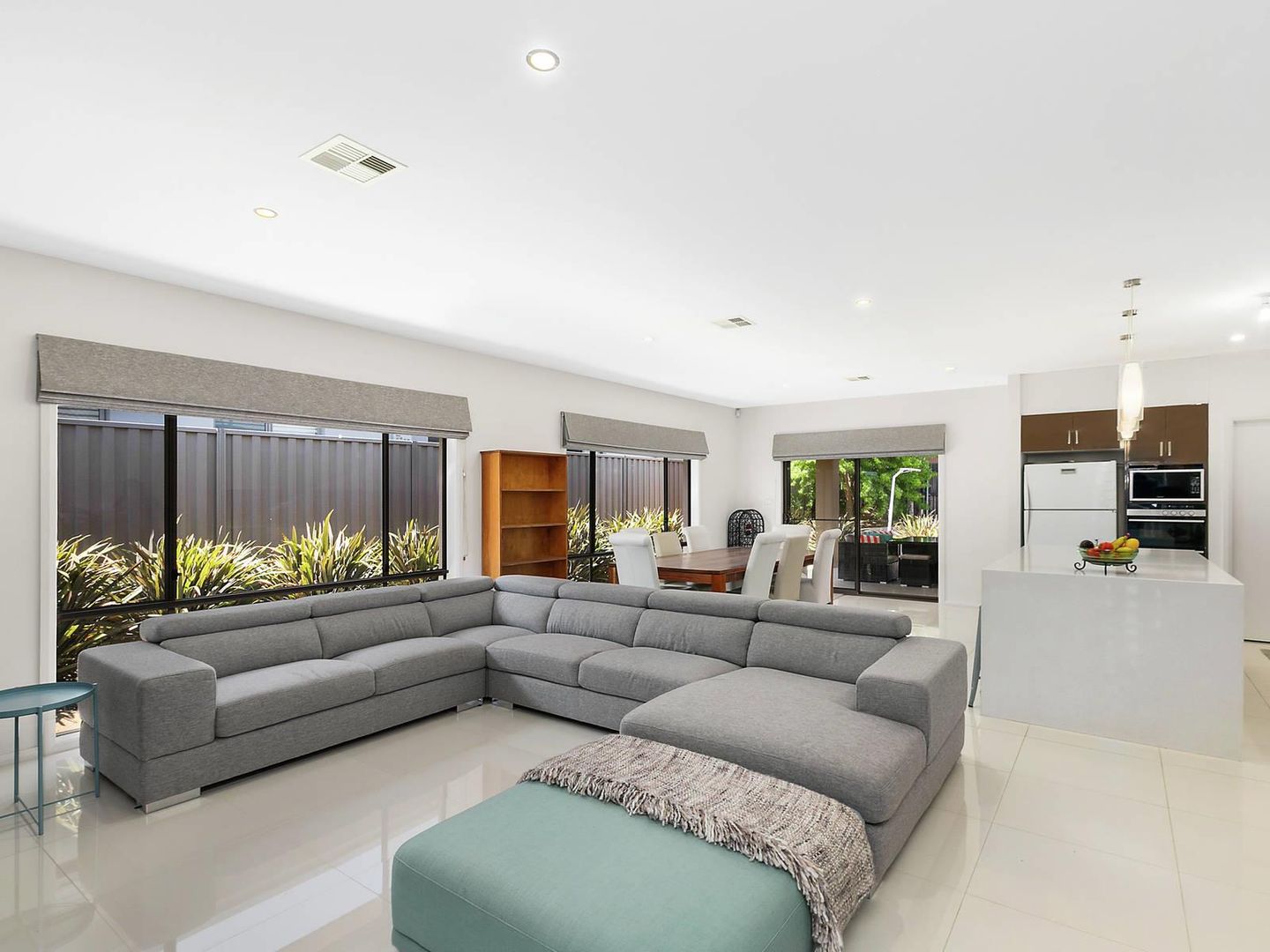 16 Langtree Crescent, Crace ACT 2911, Image 2