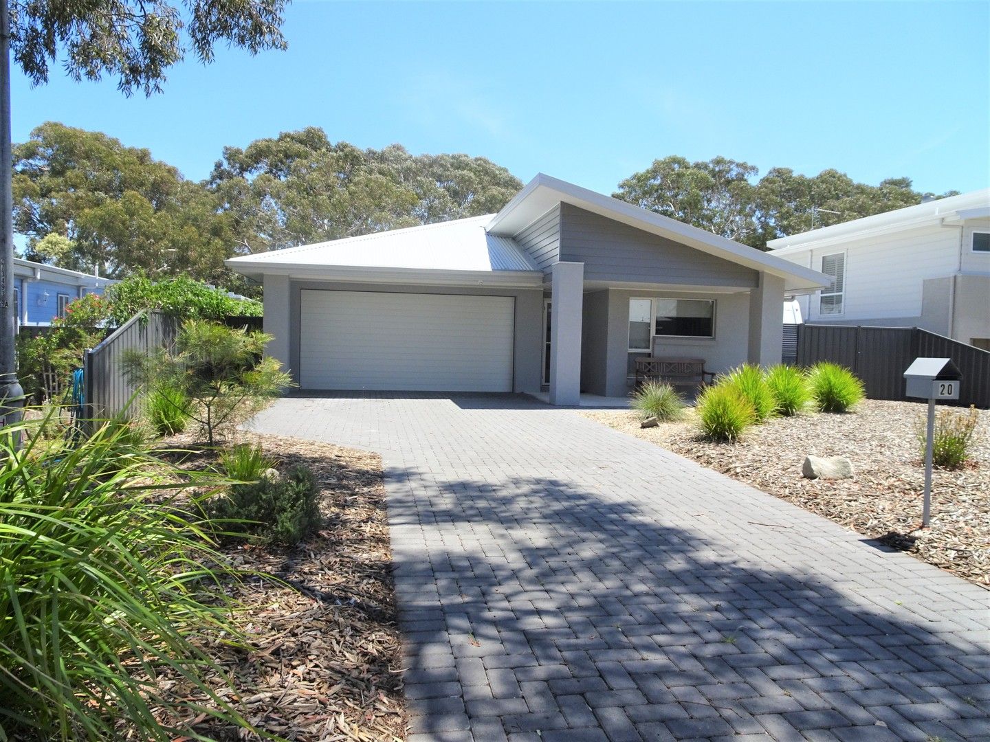 4 bedrooms House in 20 Hazelwood Rise CALLALA BEACH NSW, 2540