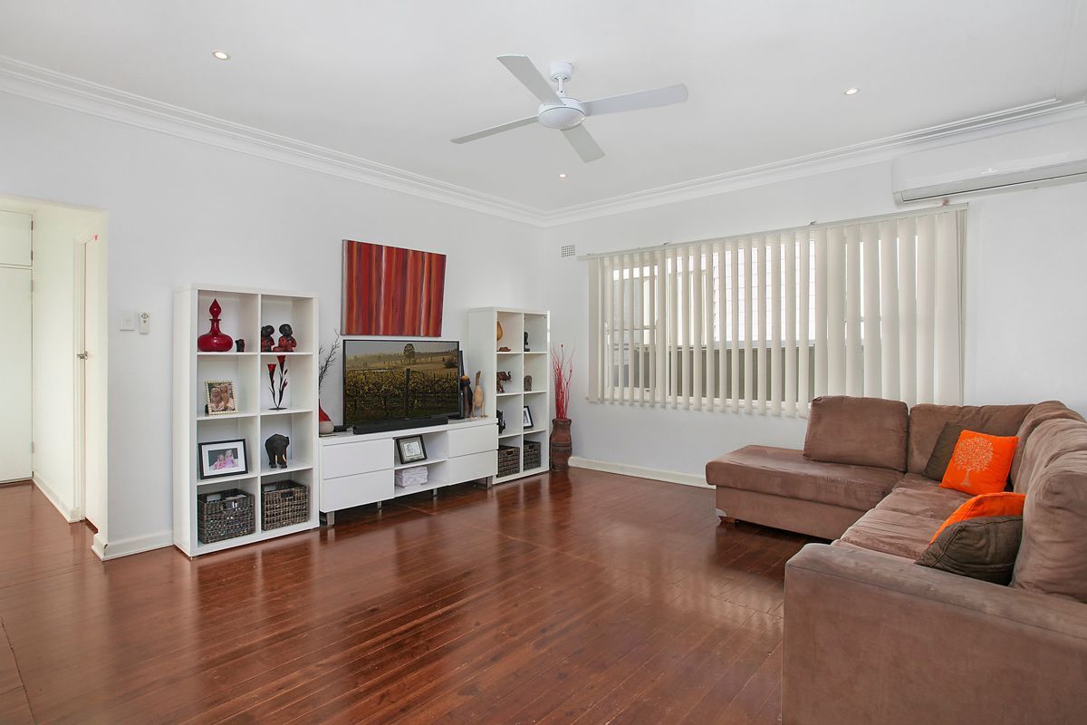 34 Grevillea Grove, Heathcote NSW 2233, Image 2