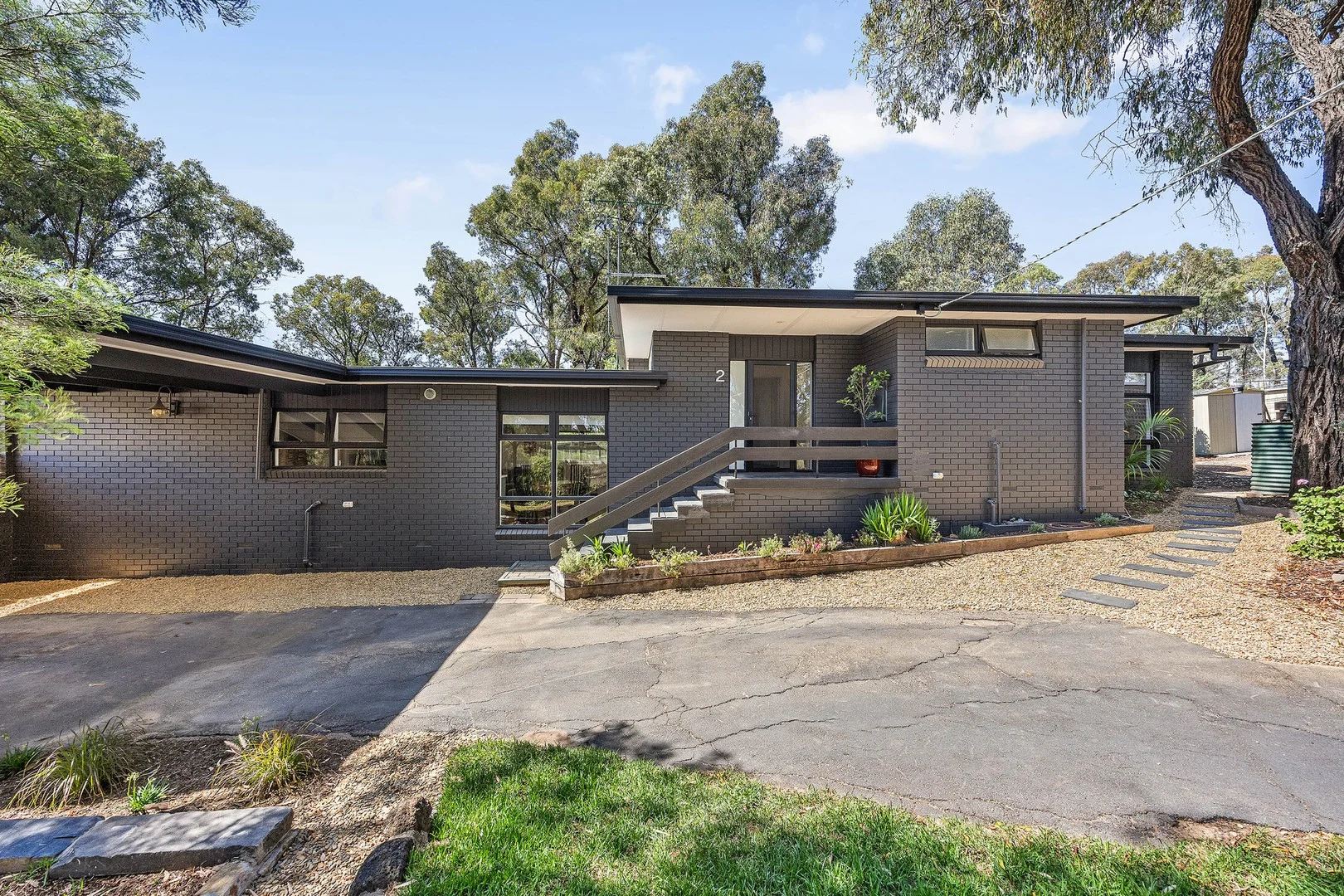 2 Boyd Street, Quarry Hill VIC 3550