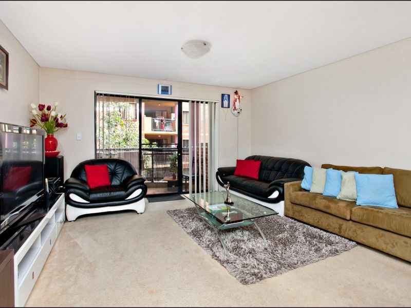 10/25-27 Kildare Road, BLACKTOWN NSW 2148, Image 2