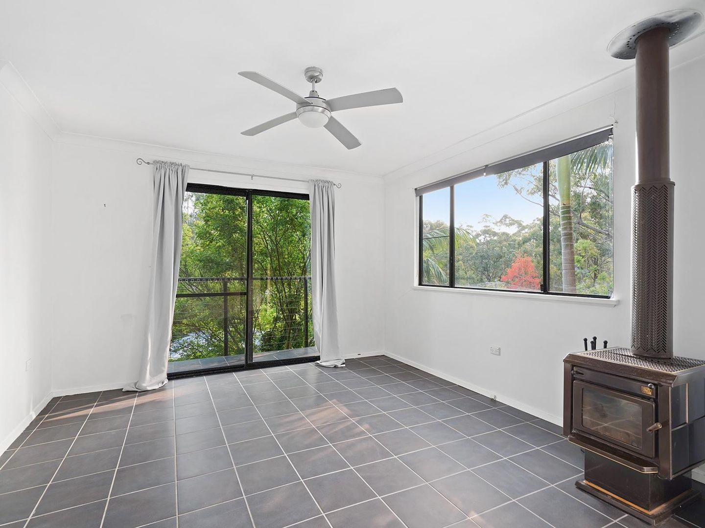 17 Oakglen Road, North Gosford NSW 2250 House For Rent Domain