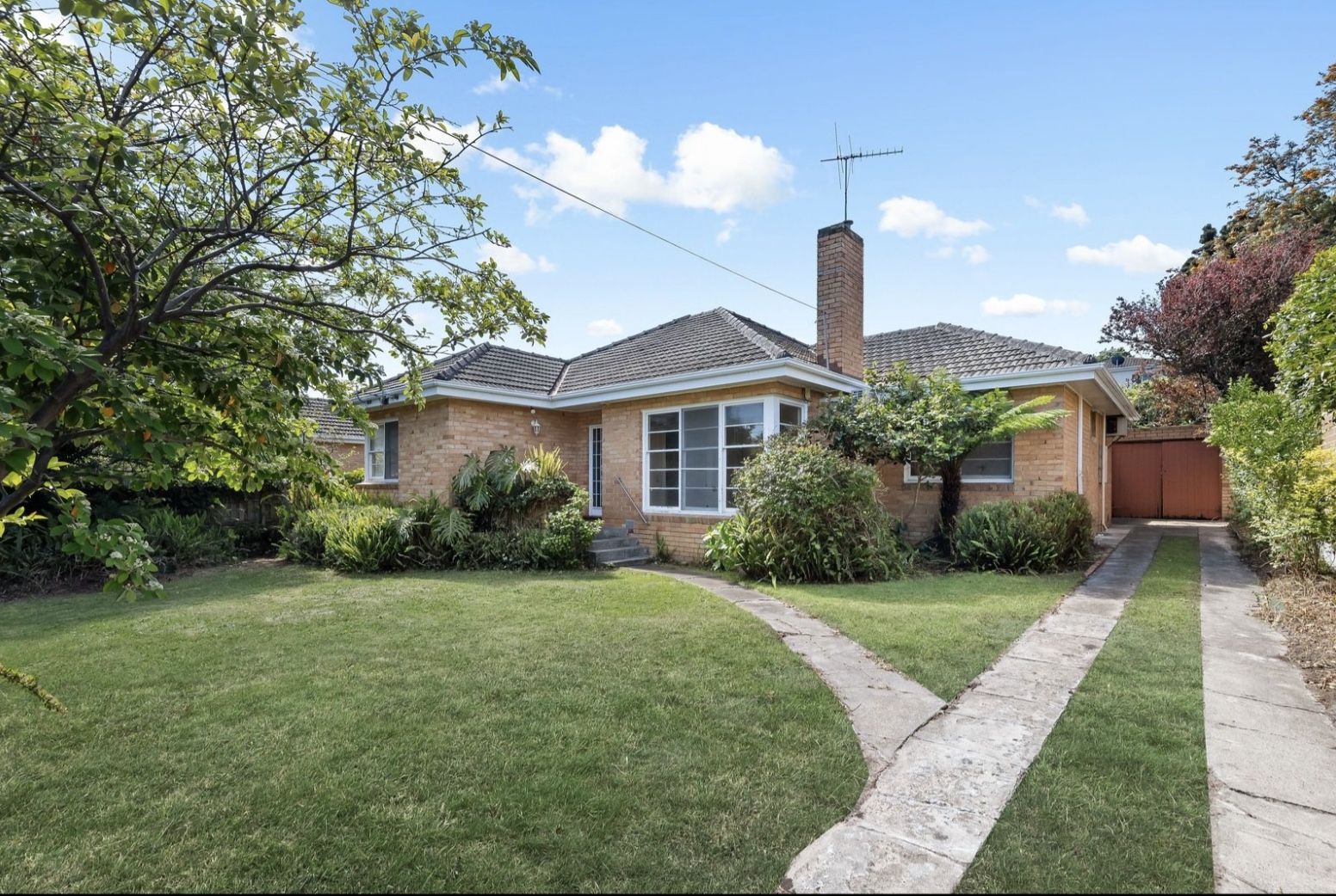 4 bedrooms House in 151 Weatherall Road CHELTENHAM VIC, 3192