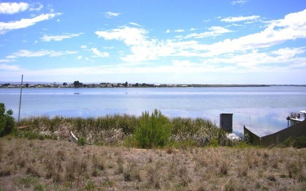 15 Batson Parade, Hindmarsh Island SA 5214