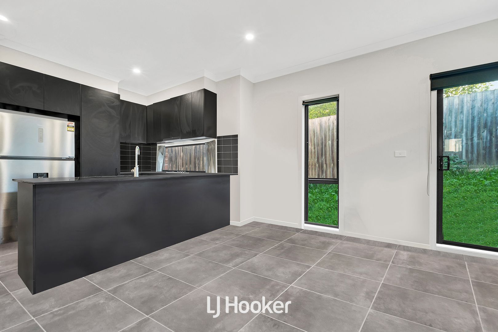 3/98 Paperbark Street, Doveton VIC 3177, Image 2