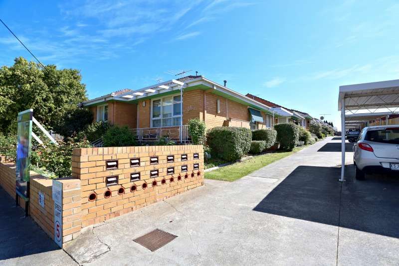 2 bedrooms Villa in 2/36 Fletcher Street ESSENDON VIC, 3040