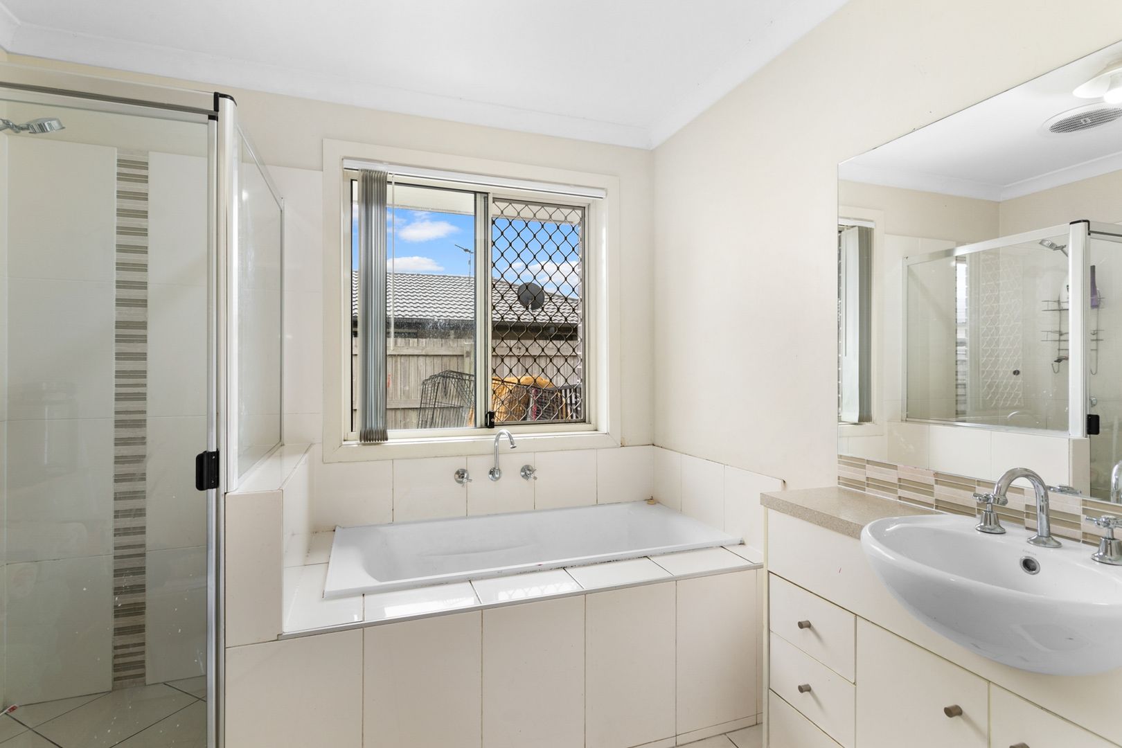 4 Pristine Place, Ningi QLD 4511 House For Rent 560 Domain