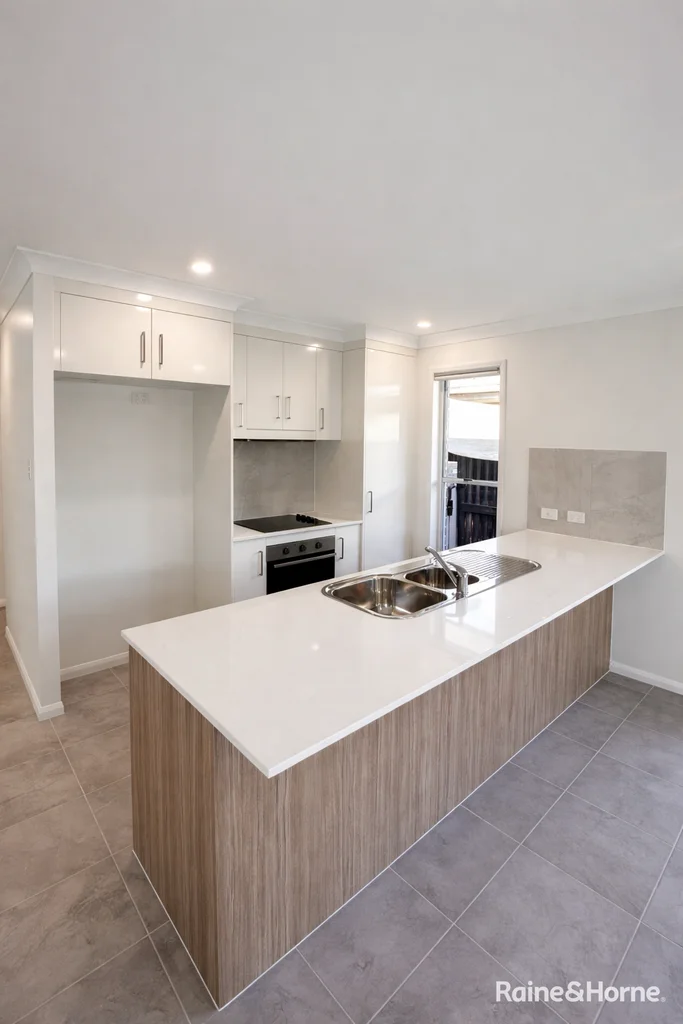 Additional image 3 of 70 Powell Close, New Auckland QLD 4680