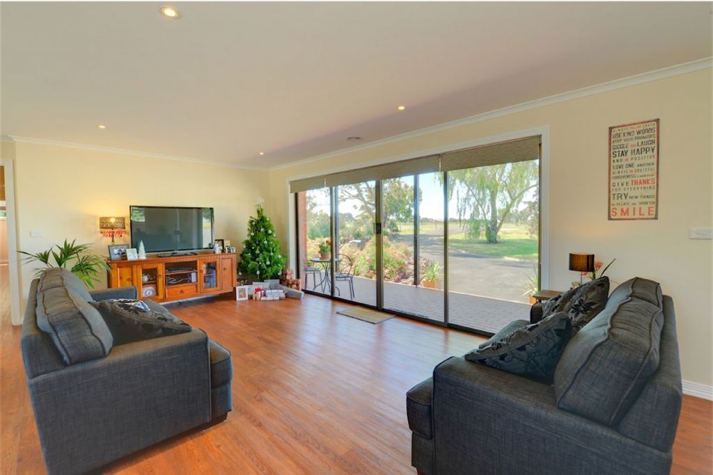 13 Cummins Road, Mount Rowan VIC 3352, Image 2