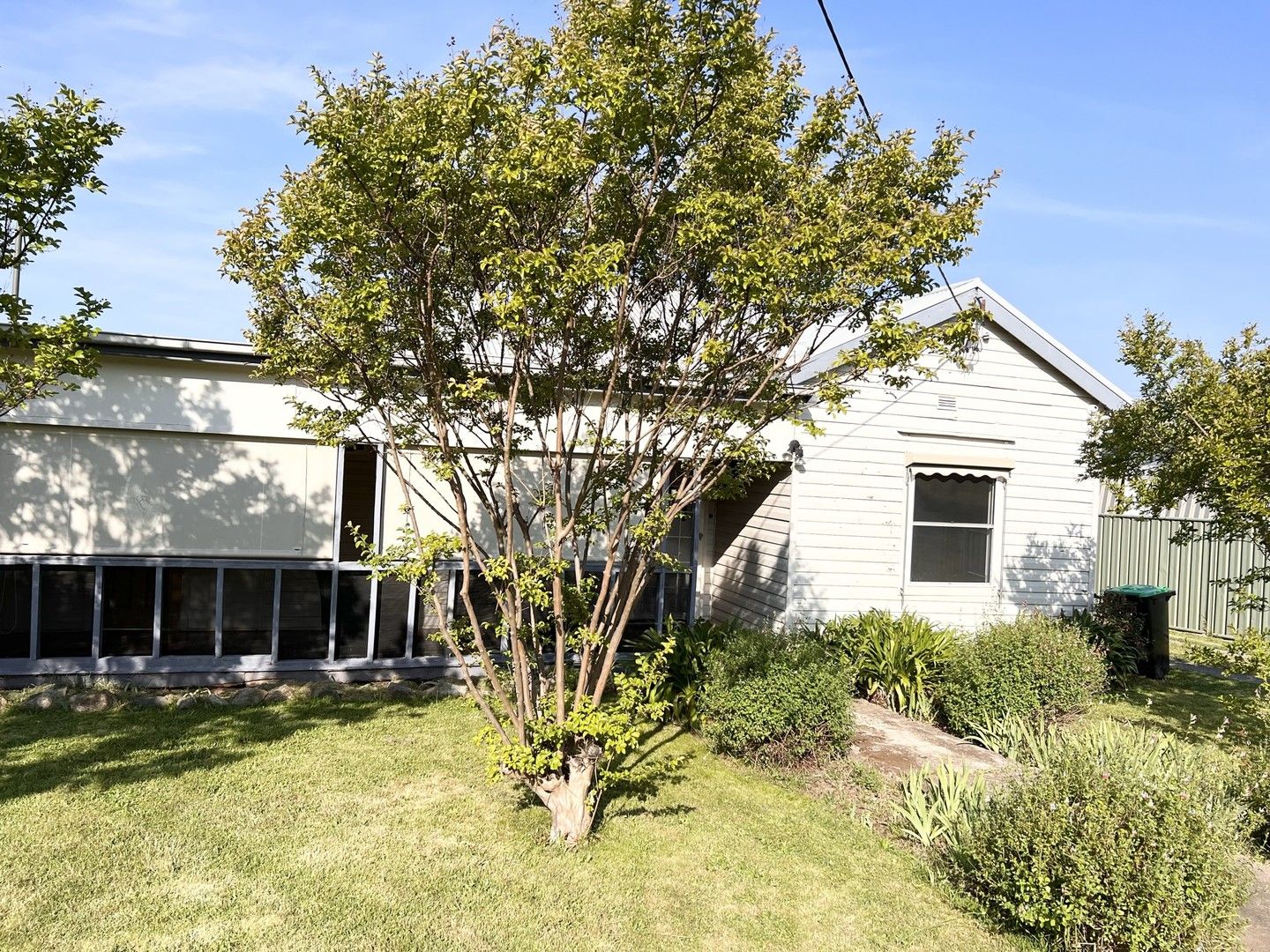 4 bedrooms House in 100 Russell Street TUMUT NSW, 2720