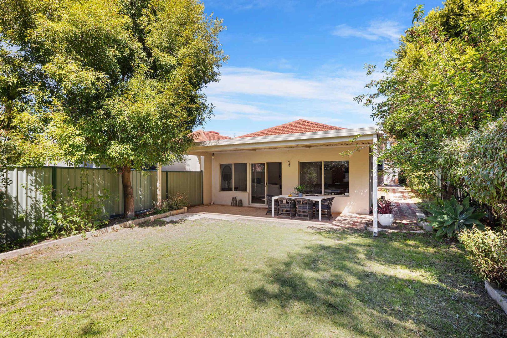 24 Crawshaw Crescent, Manning WA 6152, Image 2