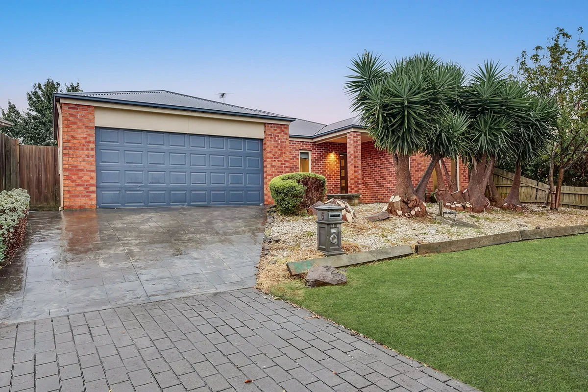 6 Redmore Court, Berwick VIC 3806