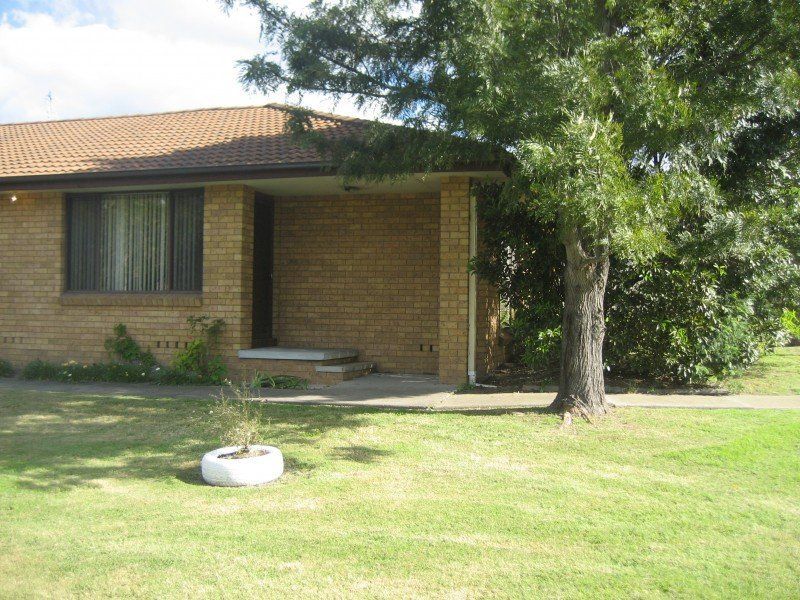 2 bedrooms Apartment / Unit / Flat in 1/2 Brunswick Street EAST MAITLAND NSW, 2323
