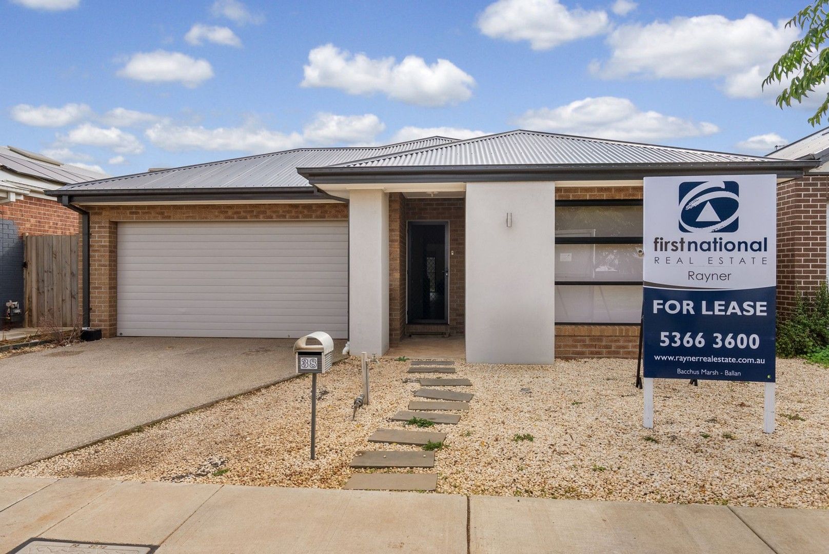 4 bedrooms House in 38 Cosgrove Drive BACCHUS MARSH VIC, 3340
