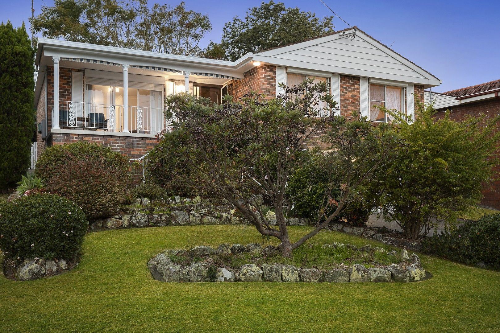 42 Roy Avenue, Bolton Point NSW 2283, Image 0