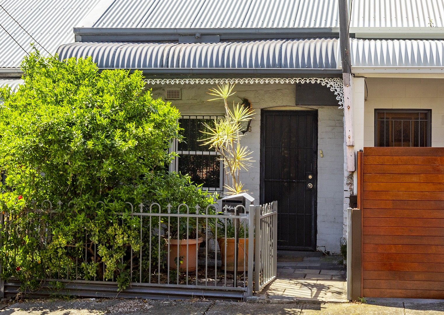 2 bedrooms House in 46 Amy Street ERSKINEVILLE NSW, 2043