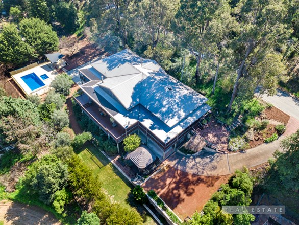 8 Contour Road, Roleystone WA 6111