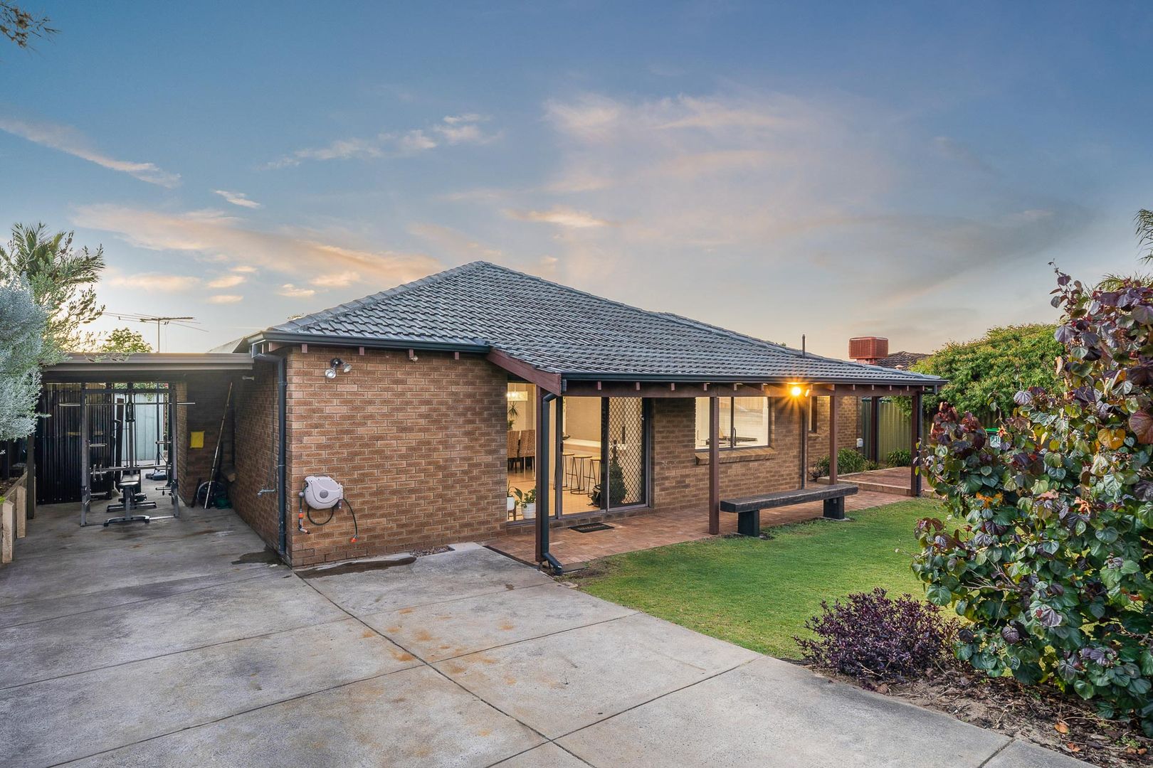 9 Osprey Drive, Yangebup WA 6164, Image 2