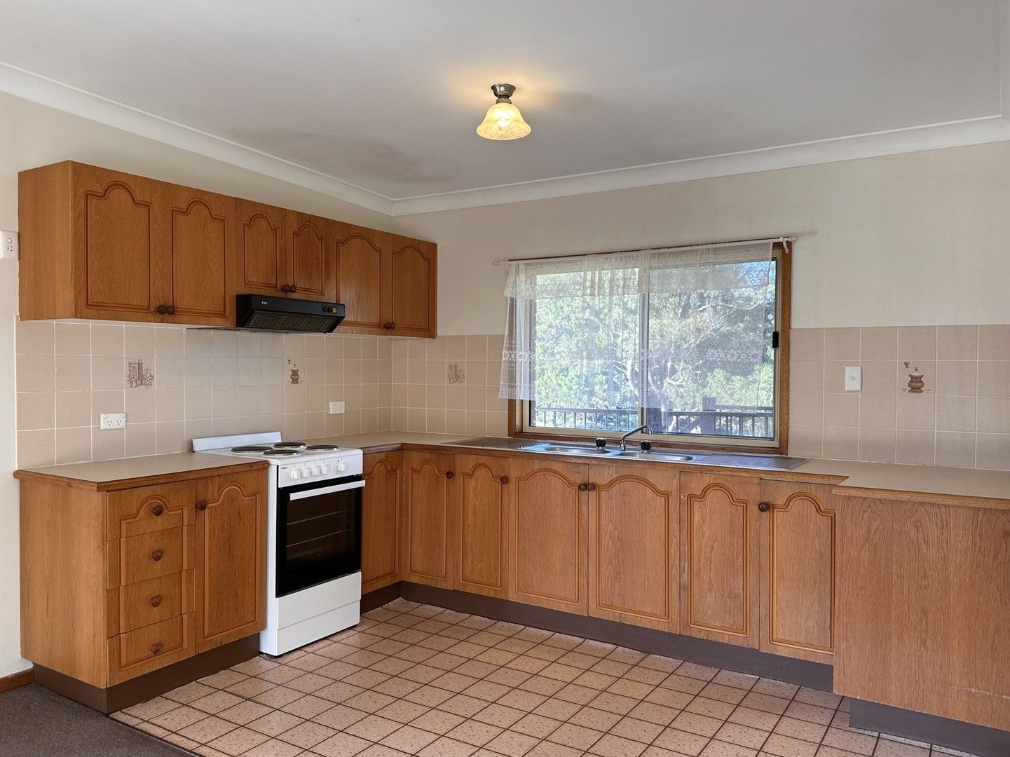 2 bedrooms Apartment / Unit / Flat in 33B Queen Street BALCOLYN NSW, 2264