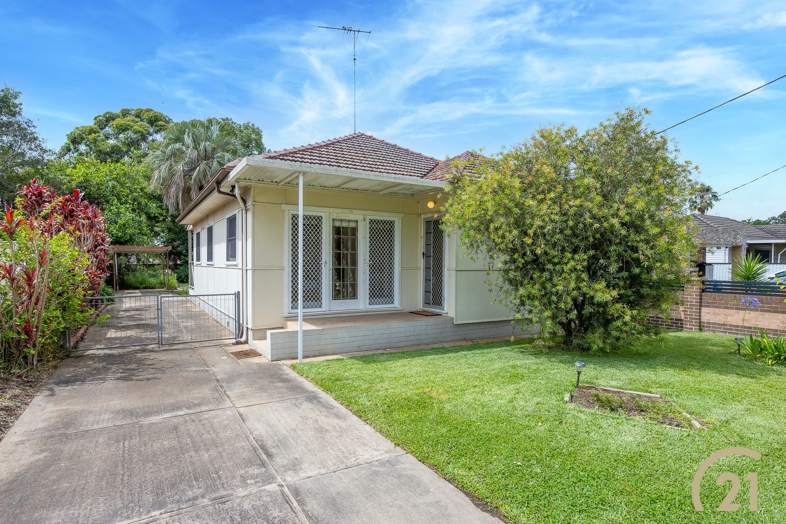 13 Bell Crescent, Fairfield NSW 2165, Image 0