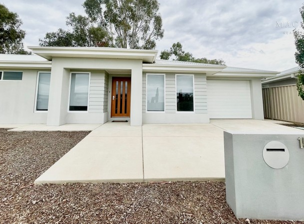 15 Trumper Street, Boorooma NSW 2650