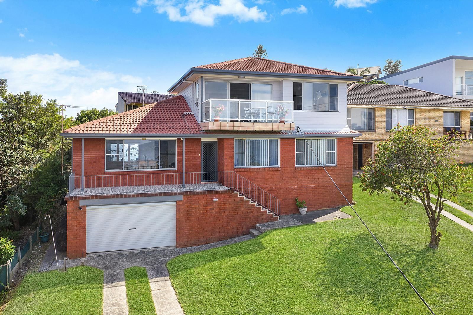 12 Helen Drive, Copacabana NSW 2251, Image 2