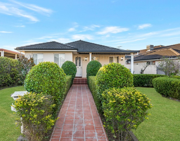 27 Swinborne Crescent, Wetherill Park NSW 2164