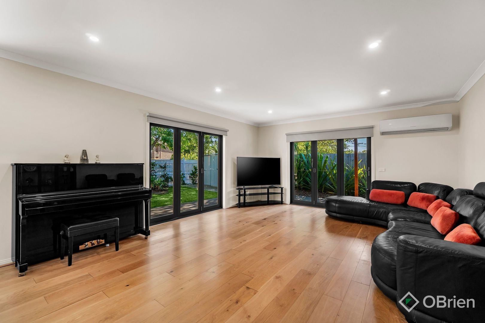 8 Cherry Grove, Donvale VIC 3111, Image 2