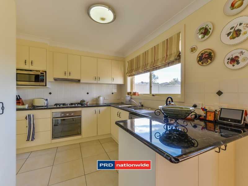 12A Ivory Place, TAMWORTH NSW 2340, Image 2