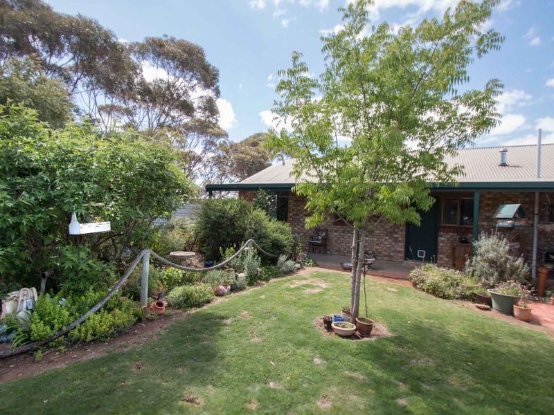 8 Railway Terrace, Wynarka SA 5306, Image 0