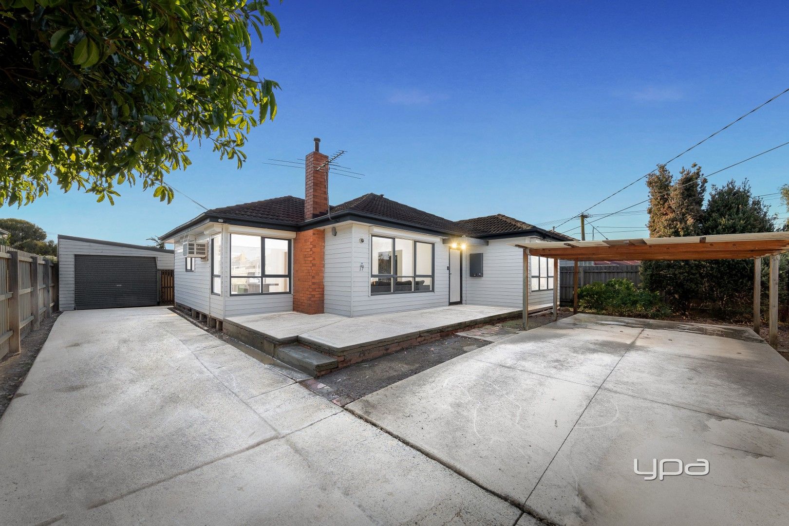 4 bedrooms House in 17 Little Street DEER PARK VIC, 3023