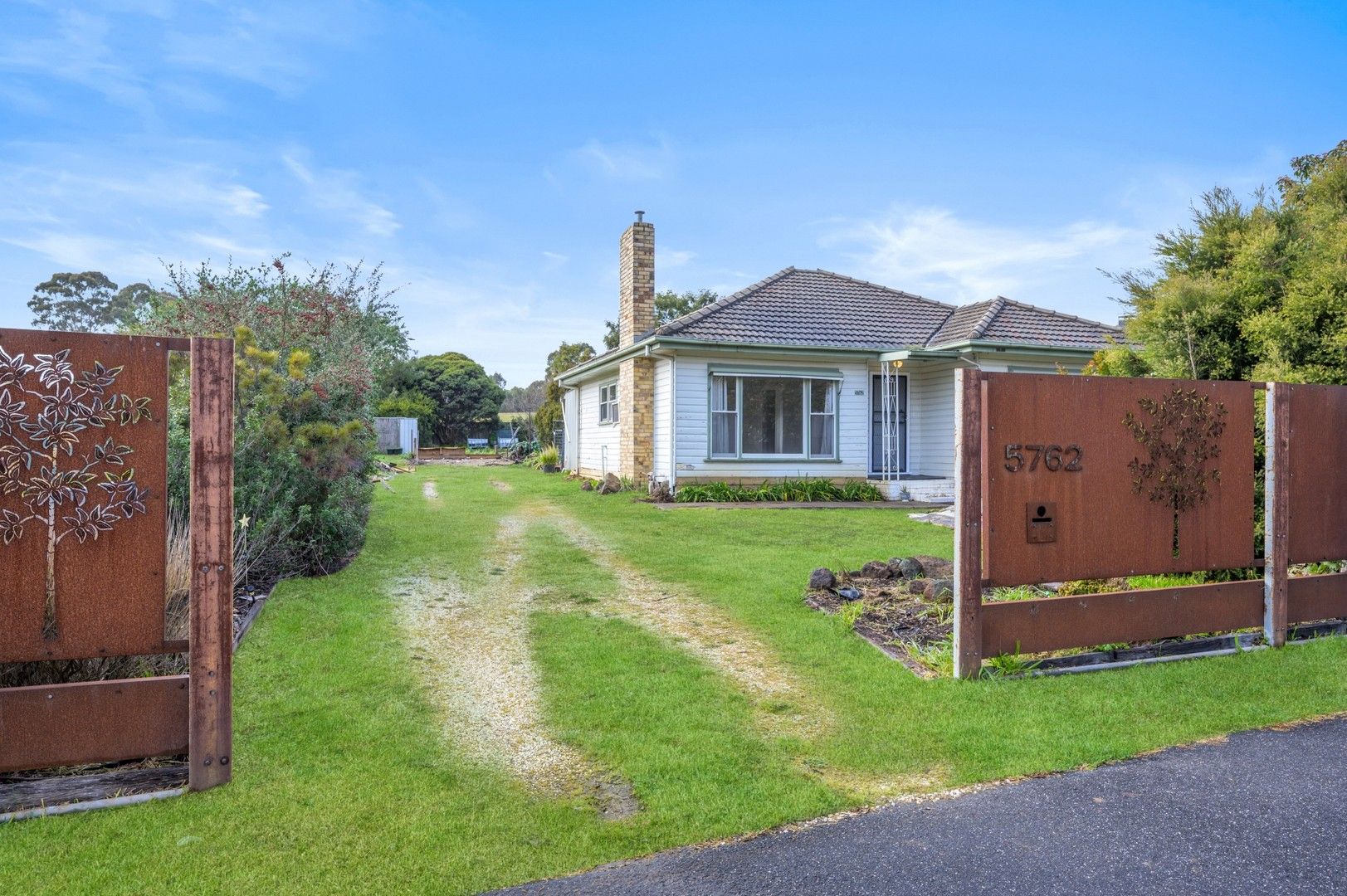 5762 Calder Highway, Kangaroo Flat VIC 3555 - House For Rent | Domain