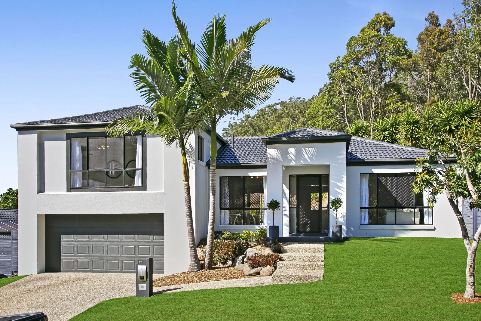 4 bedrooms House in 16 Humberside Close MUDGEERABA QLD, 4213