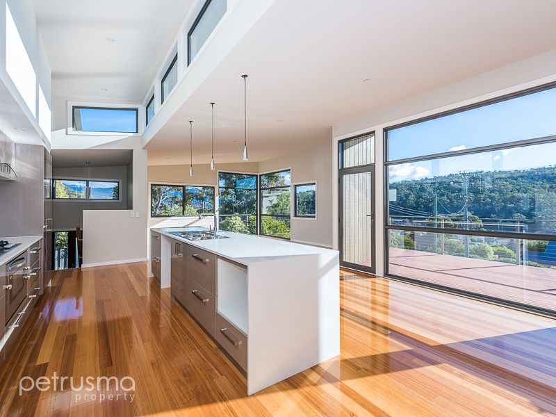 1 and 2/54 Derwent Avenue, GEILSTON BAY TAS 7015, Image 2