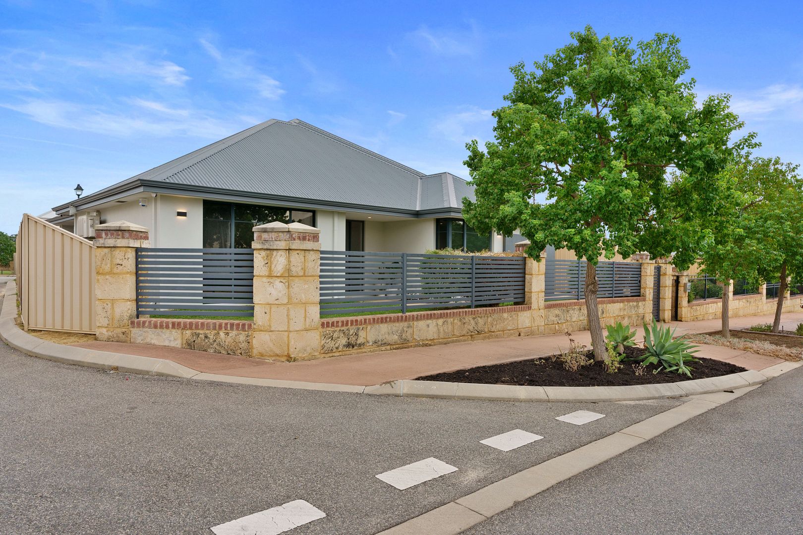 5 The Embankment , South Guildford WA 6055