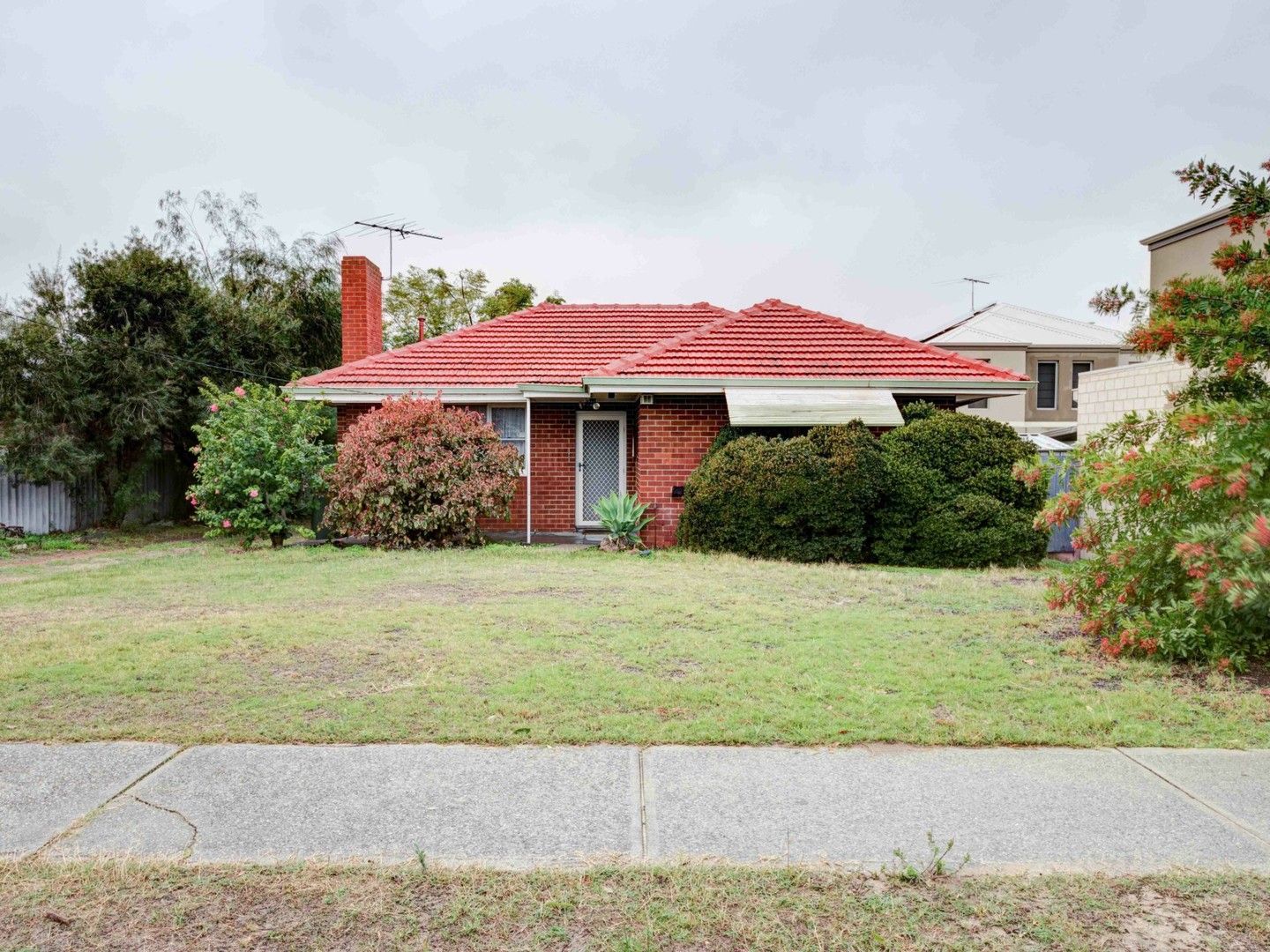 3 bedrooms House in 8 Rotherfield Road WESTMINSTER WA, 6061