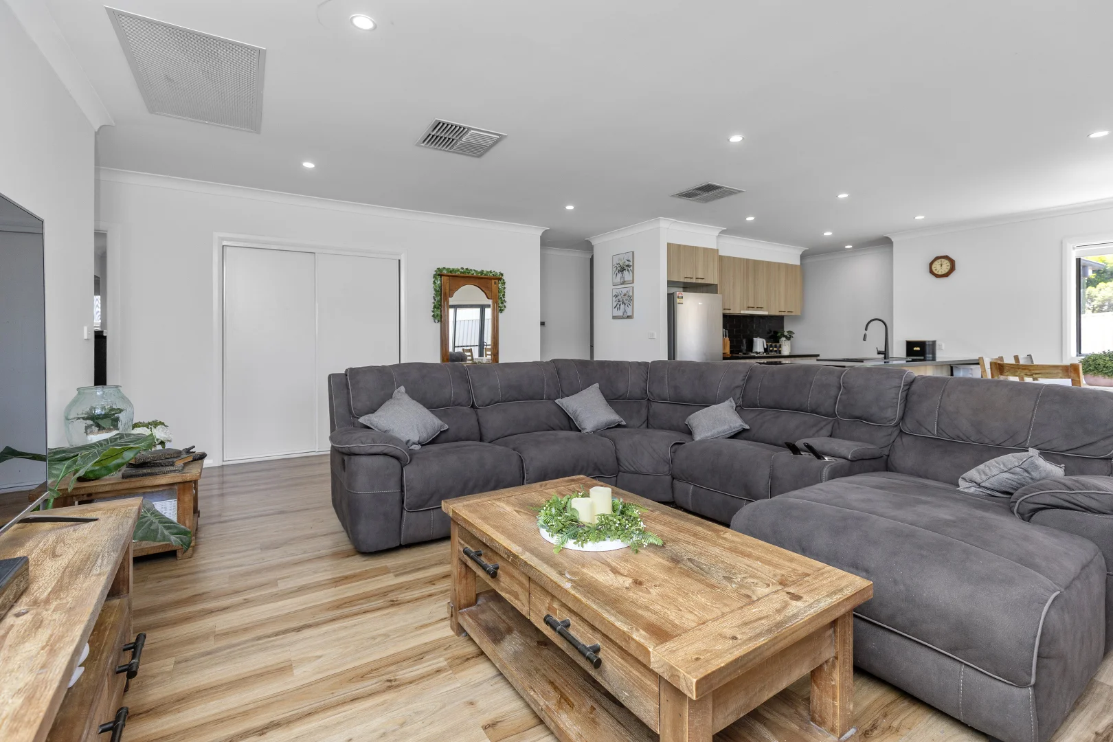 Additional image 3 of 7 Hayes Crescent, Junee NSW 2663